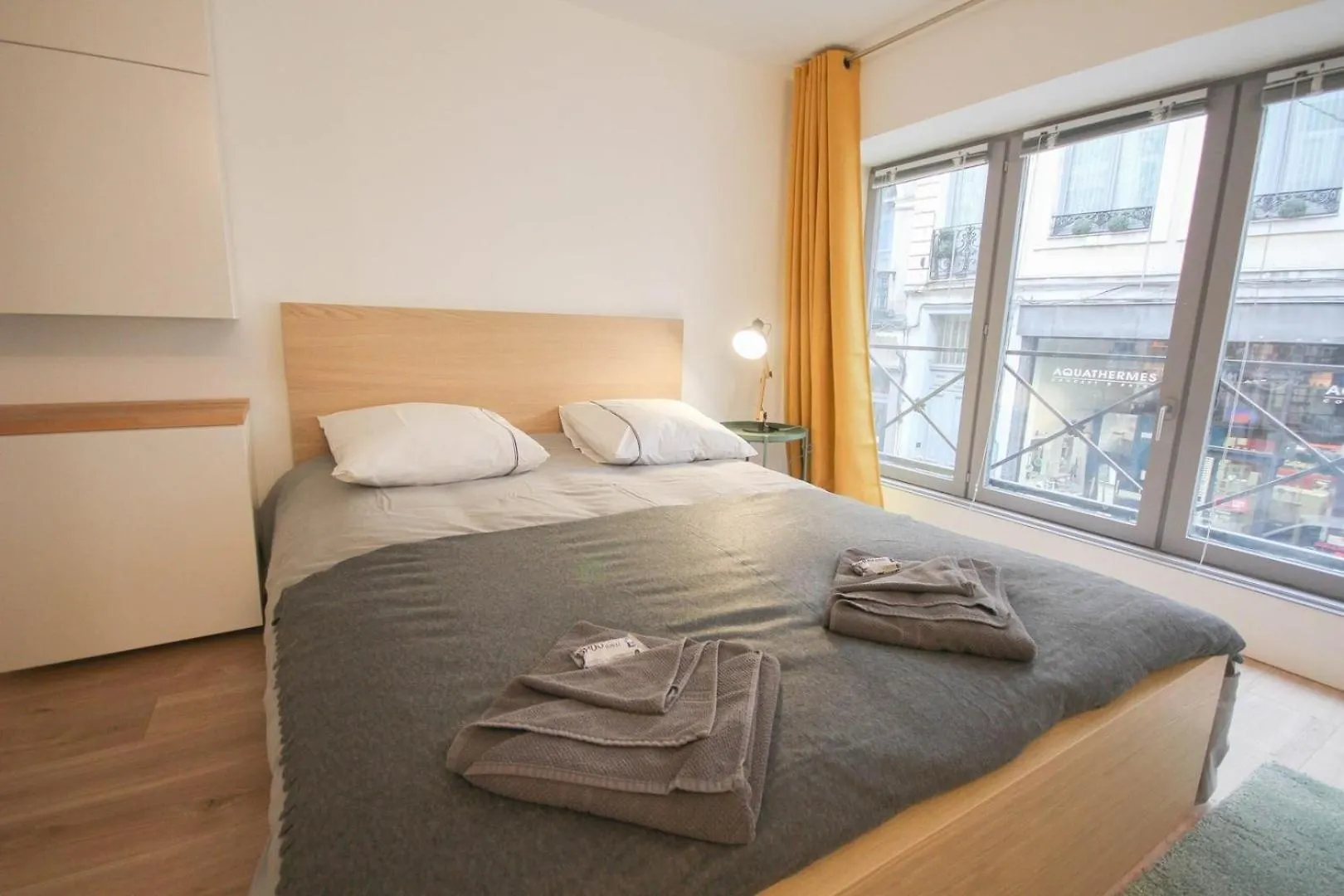 Lille Grand Place Studio Center France
